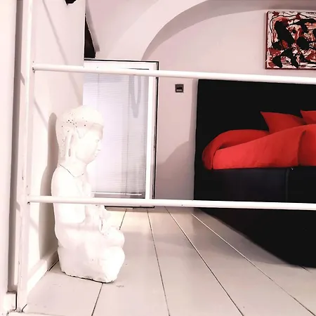 Scarlethouse Apartment *